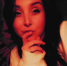 Laura Lauber's Instagram, Twitter & Facebook