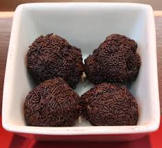 Quando il burro è sciolto aggiungete lo zucchero a velo. Tartufo Al Cioccolato Wikipedia