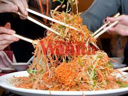 Rayakan tahun dari babi, rayakan tahun baru cina di eropa! Bukan Saja Saja Dihidangkan Ini Simboliknya Kenapa Yee Sang Jadi Makanan Wajib Ada Ketika Raya Cina Mingguan Wanita