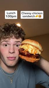 Replying to @Finn Today was filled with orgasmic proportions🤤 #thefoodguy  #foodhacks #fastfood #kingofcrunch #part1