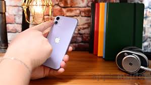Tap and hold on the camera selection buttons to cause the zoom dial to appear. Camera Comparison Iphone 11 Versus Iphone 11 Pro Appleinsider
