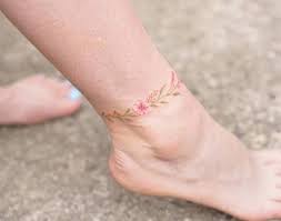 Tatouage cheville 20 modèles vus sur pinterest vanity fair. 1001 Idees Tatouage Bracelet Cheville Le Tattoo A La Chaine
