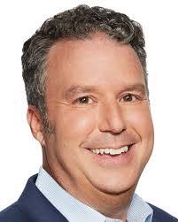 Carolyn Sloss's Instagram, Twitter & Facebook