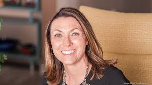 Amanda Aragon's Instagram, Twitter & Facebook