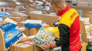 Reguläre paketsendungen kommen bei einer. Die Fristen Fur Dhl Pakete Und Briefe Zu Weihnachten 95 5 Charivari