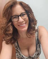 Single Woman Seeking Companionship from Older Men