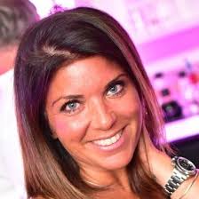 Offre d'Alternance en Communication Digitale pour un étudiant(e) à Cuers  dans le Var Notre entreprise est un leader reconnu dans le domaine de la  vente de piscines et d'équipements connexes. Forts… |