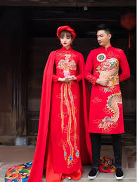 Dù là cô dâu, mẹ cô dâu chú rể hiện nay, với rất nhiều loại vải, nhiều màu sắc và hoa văn, làm thế nào để cô dâu chọn được một bộ áo dài cưới phù hợp nhất với mình là điều không dễ dàng. Xu HÆ°á»›ng Ao Dai CÆ°á»›i Cach Tan Ä'Æ°á»£c Yeu Thich Nháº¥t Nicole Bridal