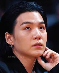 Your king and boss . . ɴᴏ ʀᴇ-ᴇᴅɪᴛ ❗️ ɴᴏ ʀᴇ-ᴘᴏꜱᴛ ❗️ ɴᴏ ᴡᴀᴛᴇʀᴍᴀʀᴋ ʀᴇᴍᴏᴠᴀʟ ❗️  . #suga #agustd #yoongi #sugabts