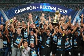 Contudo, os tricolores irão a campo com os jovens do time de. Gremio X Independiente A Decisao Da Recopa Sul Americana Em Fotos Fotos R7 Futebol