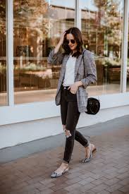 Black Blazer Outfits Women S The Comfiest Plaid Blazer You Need Girl Meets Gold Plaid Blazer Outfit Womens Plaid Blazer Blazer Outfits For Women