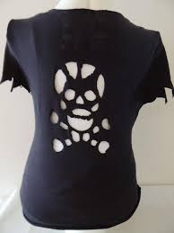 Wear bralettes with lace work detailing on the sides to. Index Of Wp Content Uploads 2014 11 Diy Tshirt Cutting Ideas