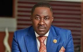 Dr. Osei Kwame Despite walks his daughter down the aisle | GhHeadlines Total News Total Information