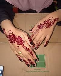 07 12 2010 untuk memperlancar desain henna biasanya kita berlatih di tangan sendiri tapi sayangnya henna butuh beberapa waktu untuk menghilang palin koleksi gambar mehndi henna 2 masih koleksi gambar mehndi di tangan. 60 Gambar Motif Henna Pengantin Tangan Dan Kaki Yang Cantik Bergaya