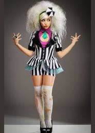 It took me two days to paint the whole thing.my wife's miss argentina make up came out great! Beetlejuice Fancy Dress