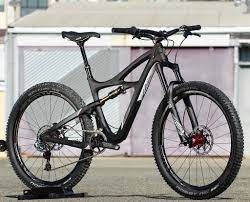 the stealthy ibis mojo 3 in black red with m60 hvs bar stem combo and complete with chris king headset and hubs wrenchscienceusa irideenve irideenve envec