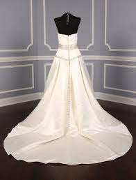 Discounted Designer Wedding Dresses Up To 90 Off Retail Your Dream Dress Discount Designer Wedding Dresses Wedding Dresses Beaded Wedding Dresses