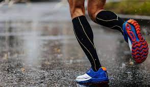 8 Best Men S Compression Socks For All Kinds Of Activities 2021