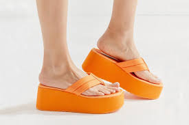 So hurry up and scoop up the slinky style before all the '90s. Steve Madden Is Reviving Its Classic Platform Sandals From The 90s Footwear News