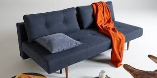 Il letto si apre ribaltando la seduta del divano. Divani Letto Design Scandinavo Per Uso Quotidiano