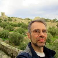 PDF) ON THE BRINK OF MADNESS LEITURAS DO TEMA DA LOUCURA NA OBRA  PRÉ-HETERONÍMICA DE FERNANDO PESSOA