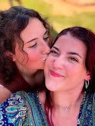 Chloe Britton (@chloe.renee18) • Instagram photos and videos