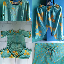 aɪs ˈkatʃaŋ), literally meaning bean ice, also commonly known as abc (acronym for air batu campur (air ˈbatu tʃamˈpʊr), meaning mixed ice), is a malaysian dessert which is also common in singapore (where it is called ice kachang) and brunei. Amelia A Twitter Yuk Di Order Setelan Batik Qonita Batik Pekalongan Adem Bgt Ini Bahannya