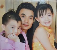 Bố ruột Xuân Mai bị đồn mở quán phở chửi ở Mỹ, tiết lộ khả năng đặc biệt để  kiếm gần 200 triệu mỗi tháng