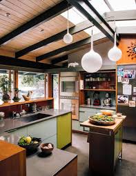38 Amazing Mid Century Modern House Ideas Hoomdesign Mid Century Modern Kitchen Mid Century Modern House Modern Kitchen