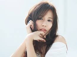 Nữ ca sĩ tố đồng nghiệp quấy rối tình dục, nhưng phản ứng của bạn trai càng  gây thất vọng