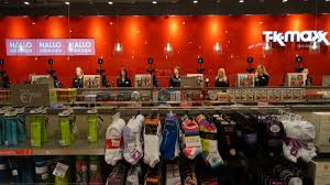 A person who engages in intentionally or unintentionally killing teammates in the latter can be summed up by the battlefield 1942 term smacktard. Tk Maxx In Der Neuhauser Strasse Das Ist Das Konzept Munchen Sz De