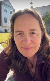 A strong woman Drop those good words about her here