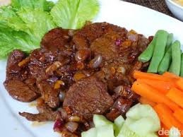 Pada telur ayam yang diterima masih ada sedikit kotoran ayam. Resep Bistik Daging Sapi Fusion Masakan Barat Dan Timur Enak Banget