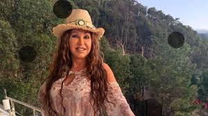 Carmen geiss legt sehr viel wert auf ihr äußeres und so ist der regelmäßige besuch beim friseur ein muss. Carmen Geiss Fragt Fans Nach Meinung Zu Neuem Look