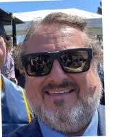 100+ perfiles de «Mike Md»