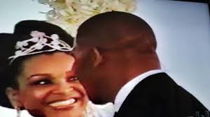 In april 2006, premier michael misick married american actress lisaraye mccoy. Duane Martin Archives All About Laughs