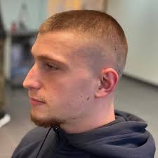 The best short haircuts for older men. 41 Short Hair Styles For Men Trending In 2021
