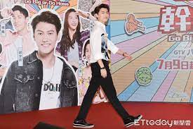 接被子傑弄直？ (邱宇辰 吳品潔) (hello again!) 這是一段愛與掰彎跟弄直的故事 (邱宇辰 吳品潔/你有念大學嗎? é‚±å®‡è¾° ç«¹ç«¿è…¿ ç˜¦åˆ°å¤ªèª‡å¼µ ç‹‚æ'©48æ­²è‹—å¯éº—å–Š ç¾Žçœ‰ Ettodayæ˜Ÿå…‰é›² Ettodayæ–°èžé›²