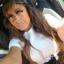 Rhonda Rippee's Instagram, Twitter & Facebook