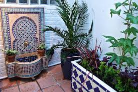 Moroccan Courtyard Gardens Google Search Back Garden Design Moroccan Garden Courtyard Fountains
