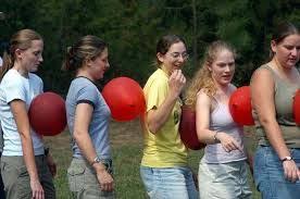 20 divertidisimos juegos con globos para adultos y ninos from www.deportesrecreativos.com ver más ideas sobre juegos cooperativos, campamento juegos. 10 Ideas De Juegos Para Romper El Hielo Juegos Juegos Cooperativos Juegos En Equipo