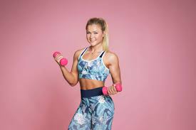 Sophia thiel (20 jahre alt) spricht in unserem interview über training, ernährung und ihre zukunftspläne. Intensives Workout So Bereitet Sich Sophia Thiel Auf Ihre Wettkampfsaison Vor Fit For Fun