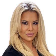 Claudine Hope's Instagram, Twitter & Facebook