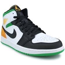 Our basketball shoes for men, women and kids come from iconic names like air jordan, nike and adidas, providing exceptional style, comfort and support, ensuring you look and feel great as you glide across the court. Chaussures Baskets Montantes Nike Jordan Livraison Gratuite Spartoo