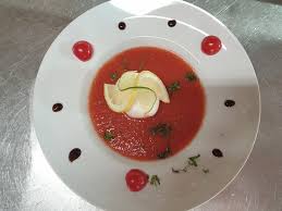 Le restaurant est situé face à la mairie et possède un agréable jardin exposé plein sud.le bâtiment, un. Gaspacio De Tomate Du Jardin Accompagne De Sa Boule De Mozzarella Picture Of Restaurant U San Larenzu Corsica Tripadvisor