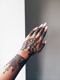15 Bellisimos Tatuajes De Henna Para Tus Manos Henna Tattoo Designs Henna Tattoo Beautiful Henna Designs