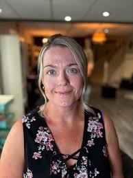 Started my Friday off at a great location in the @bedrock_reddeer show  home, working along some very talented women. Promoting and supporting each  others business was our focus of yesterdays shoot! Take