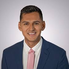 Tina Linger's Instagram, Twitter & Facebook