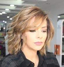 22 Cute Layered Hairstyles For Medium Hair Medium Layered Haircuts Medium Length Hair Styles Layered Hair