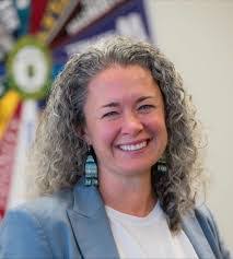 Danielle Cecato's Instagram, Twitter & Facebook